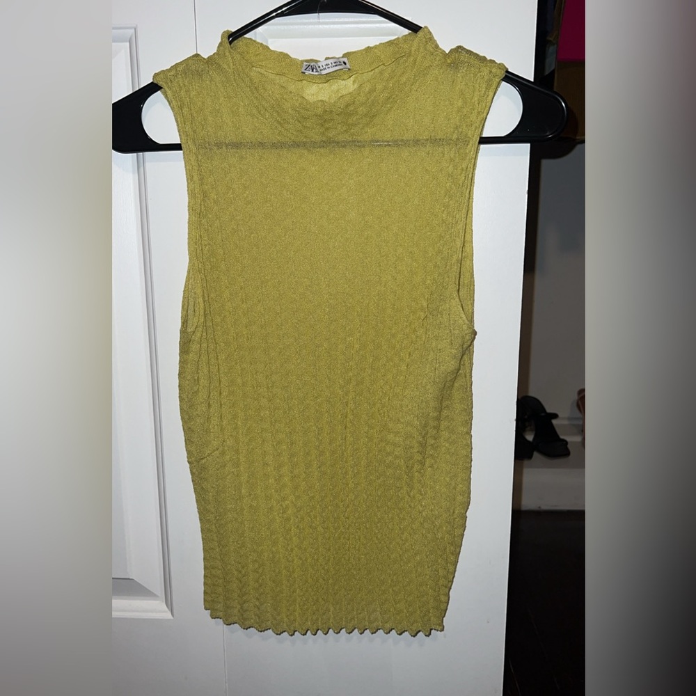 Zara Size Small Mustard Green Top
